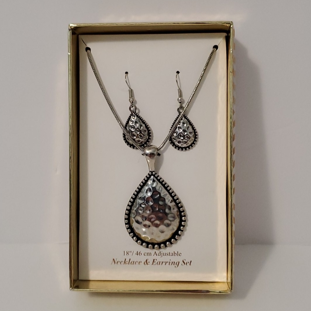 Necklace  & Earring Set